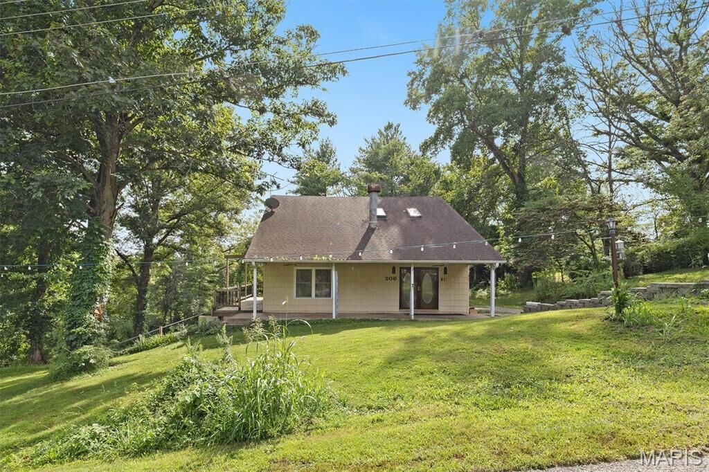 Property Photo:  206 Pamela Drive  IL 62223 