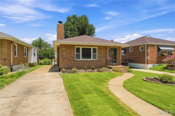 Property Photo: 6639 Marquette Avenue MO 63139