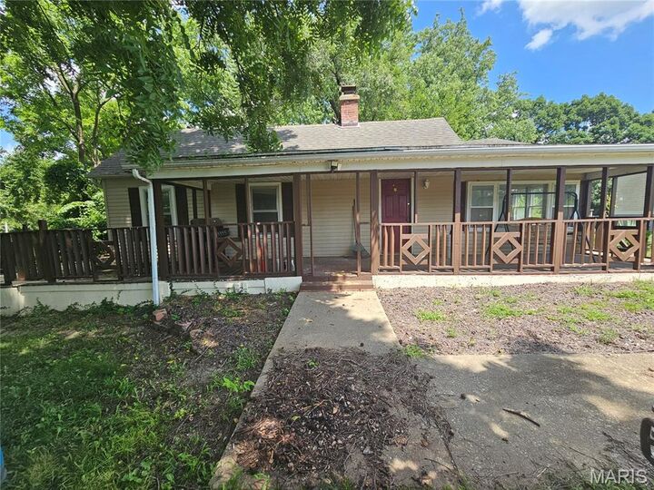 Property Photo:  331 N East Street  IL 62049 