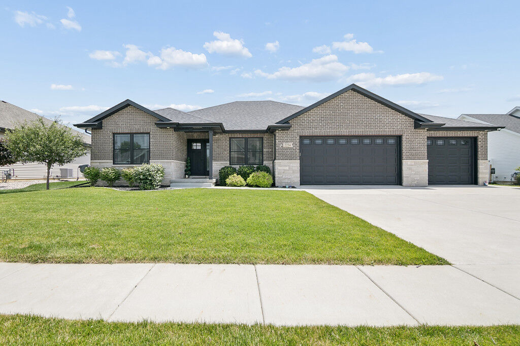 Property Photo:  2254 Trappers Lane  IL 60914 