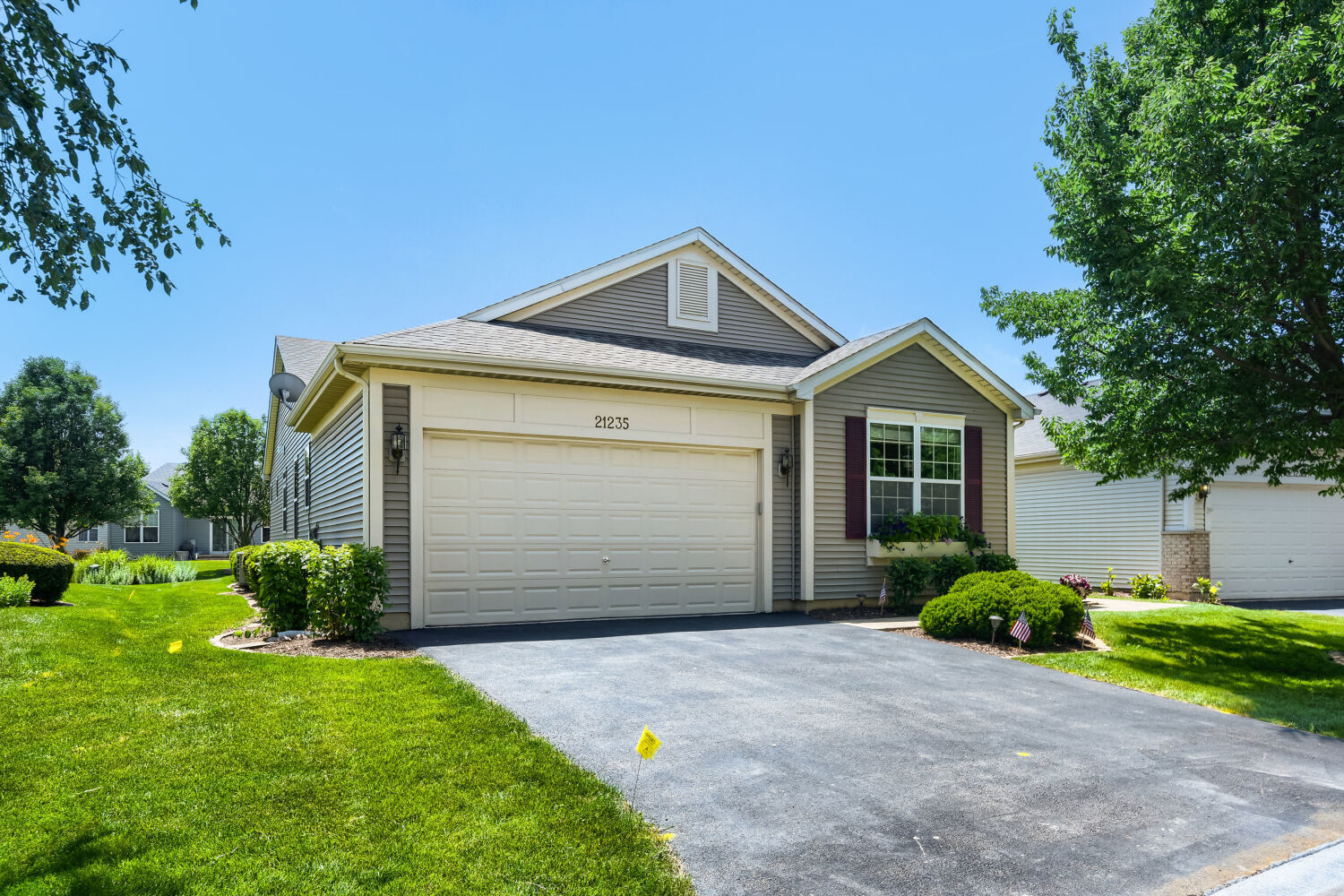 Property Photo: 21235 Windsor Lake Lane IL 60403