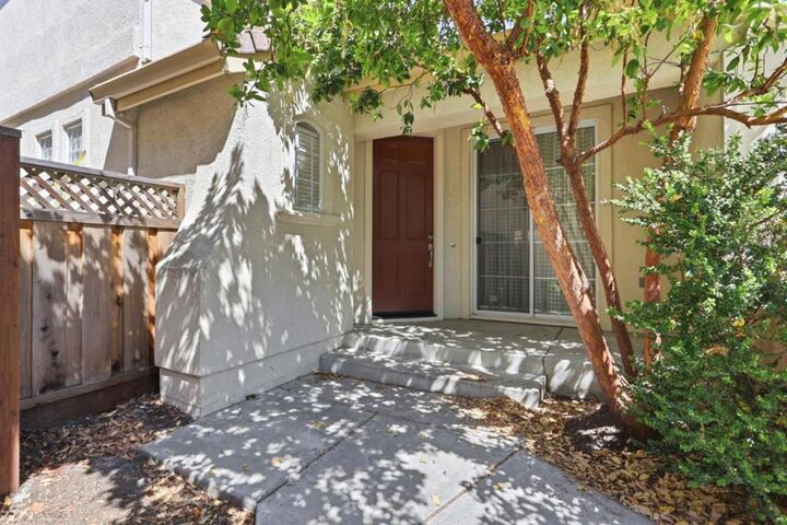 Property Photo:  
