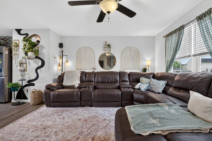 Property Photo: 5520 Compass Way TN 37037