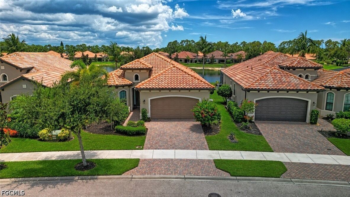 Property Photo: 9292 Isla Bella Circle FL 34135
