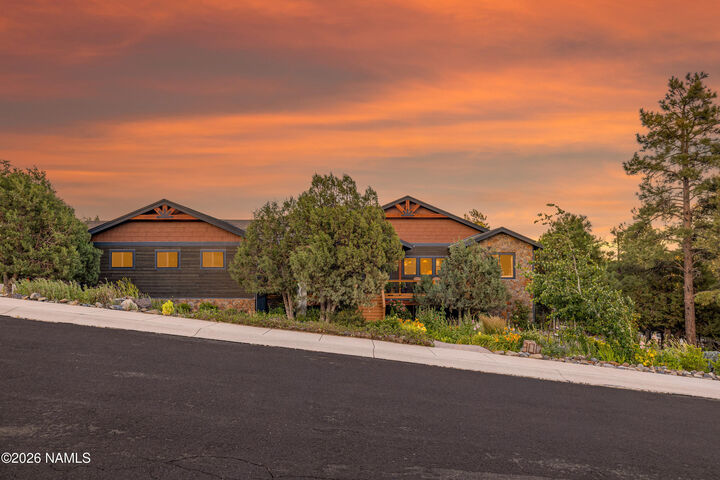 Property Photo: 300 Fairway Drive AZ 86046