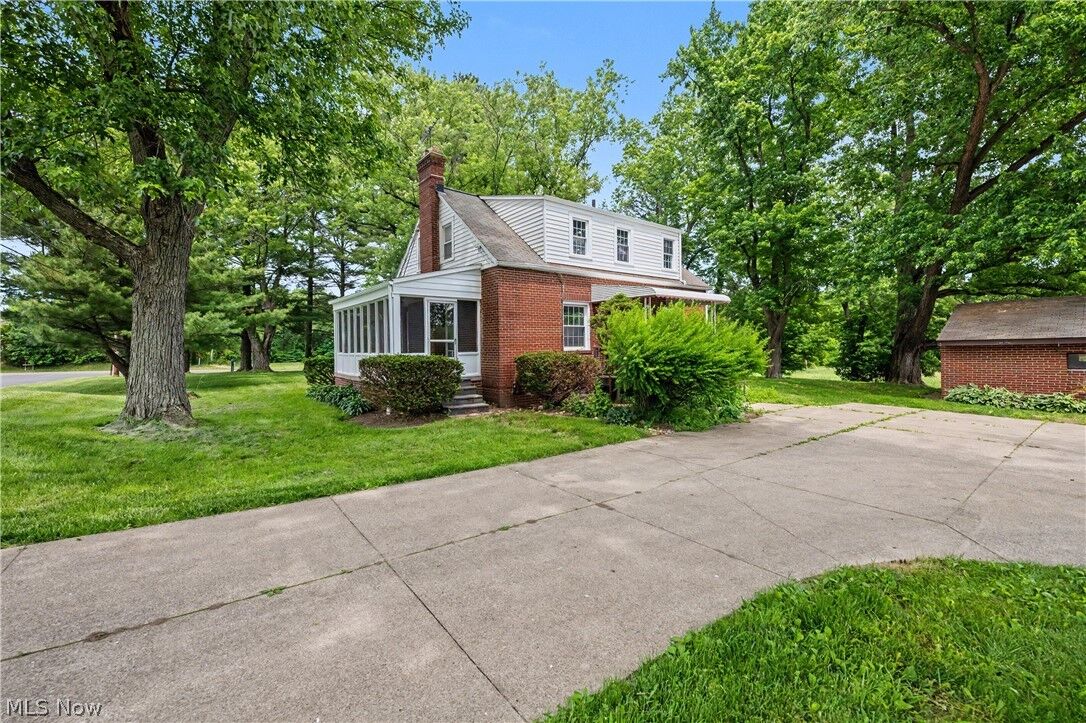 Property Photo: 1808 W Comet Road OH 44614