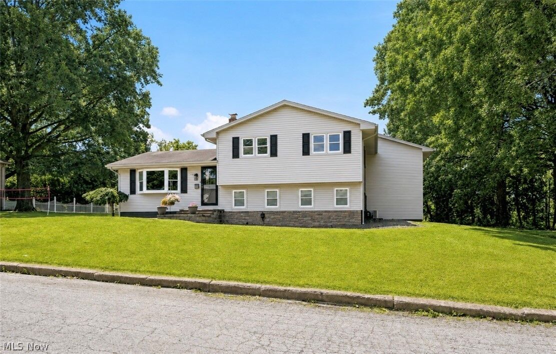 Property Photo:  273 Blueberry Drive  OH 44408 