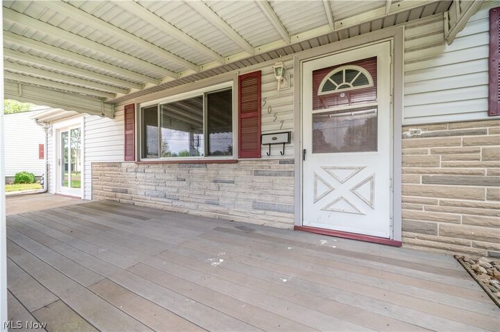 Property Photo: 5057 Tam-O-Shanter Drive OH 44514