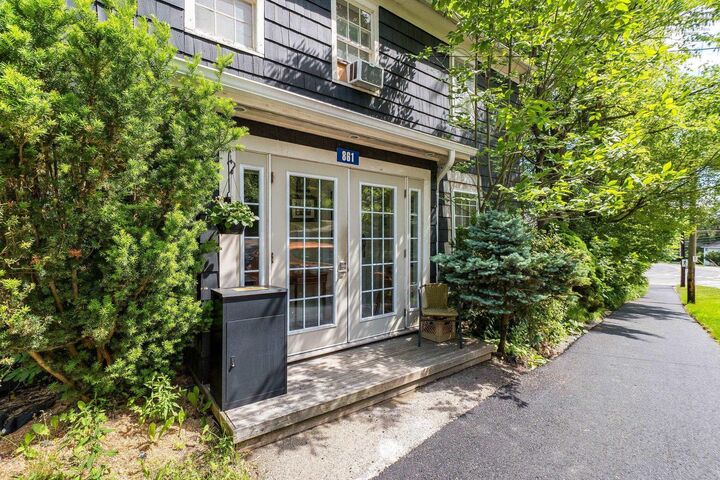 Property Photo: 861-865 King Street NS B0N 2T0
