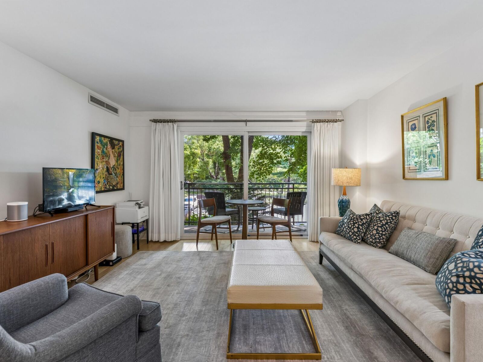 Property Photo: 210 W Grant Street 107 MN 55403