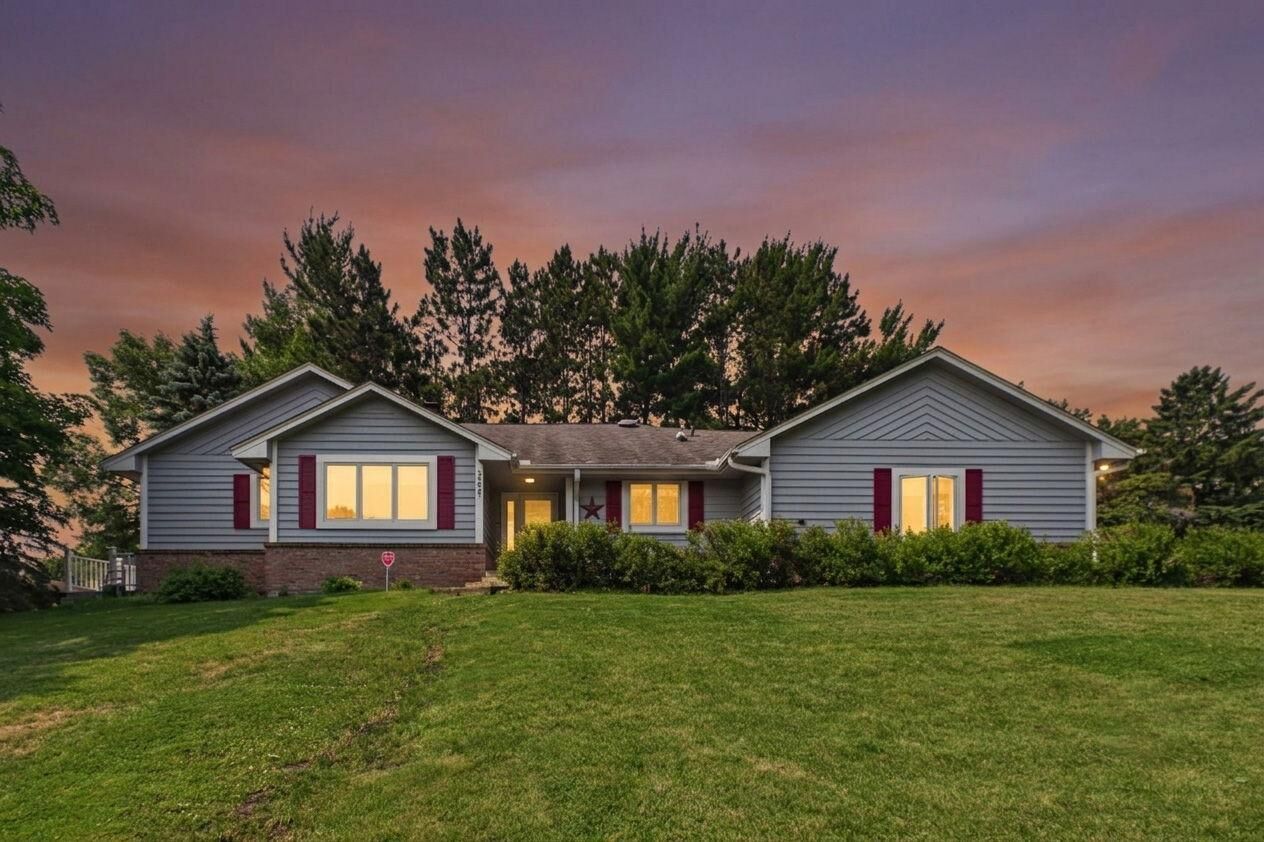 Property Photo:  3235 Park Overlook Drive  MN 55126 