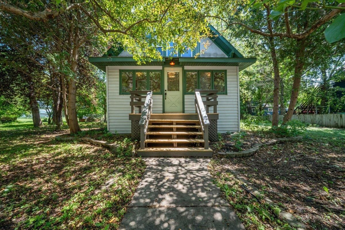 Property Photo: 6 4th Street NW MN 56334