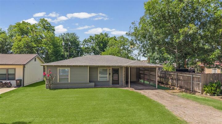 Property Photo: 1507 Jefferson Street TX 75428