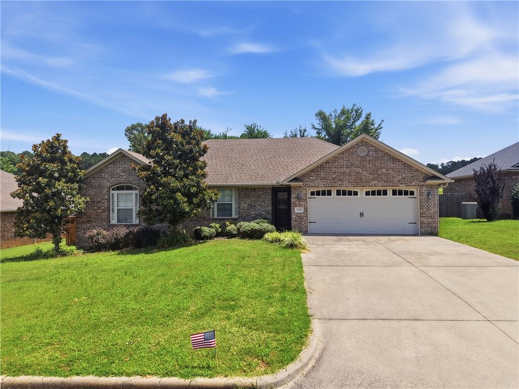 Property Photo:  3958 Hemlock Lane  AR 72802 