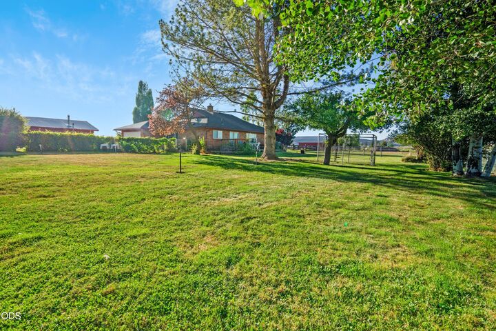 Property Photo:  8230 Hill Road  OR 97603 