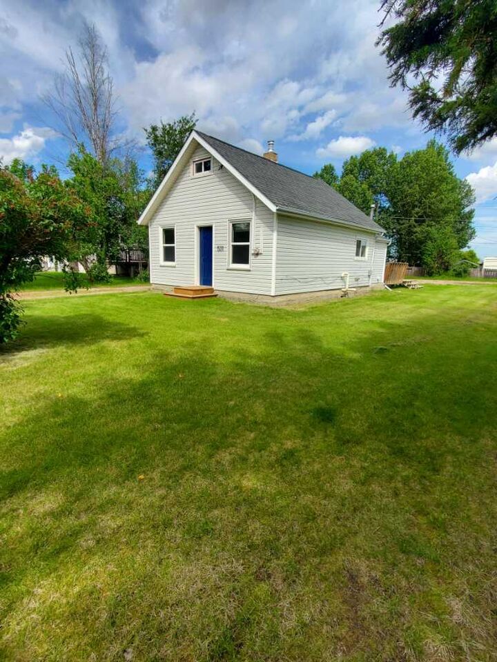 Property Photo: 531 65 Street AB T7E 1M2