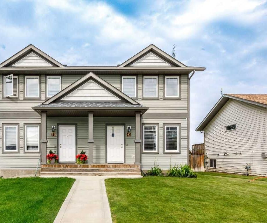 Property Photo: 92 Bowman Circle AB T4S 0H7