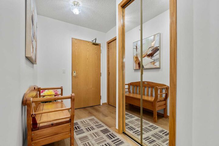 Property Photo:  7239 Sierra Morena Boulevard SW 413  AB T3H 3L7 