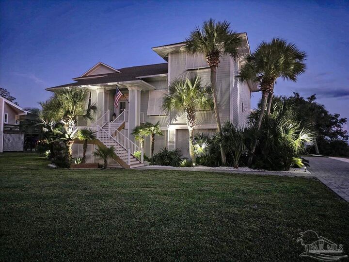 Property Photo: 7813 Petersen Pt Rd FL 32583