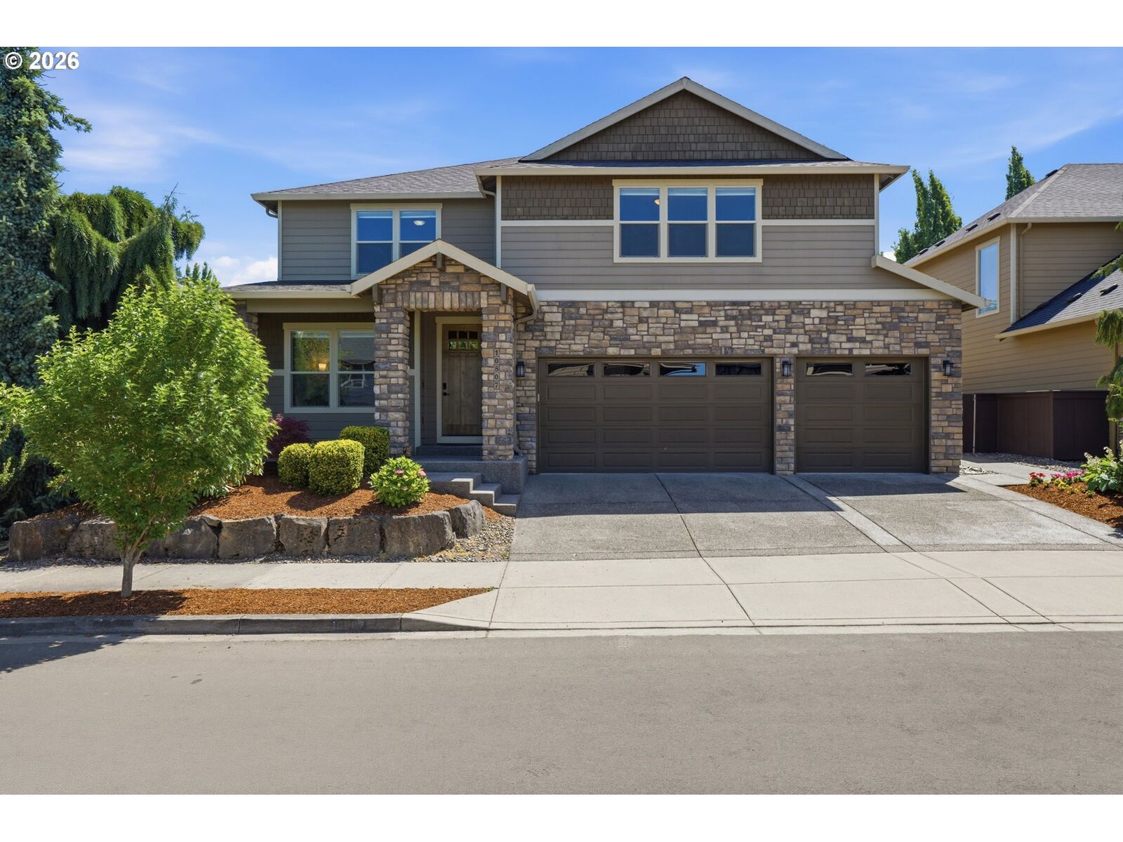 Property Photo: 10507 NW 32nd Dr WA 98685