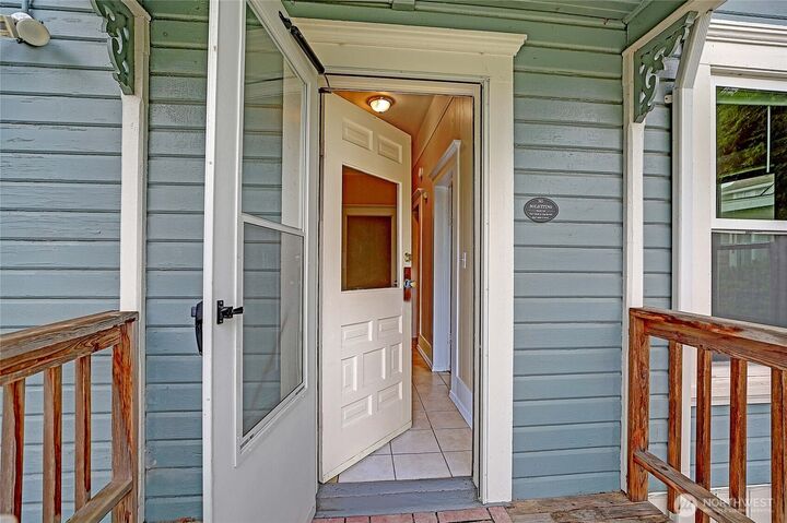 Property Photo: 27204 103rd Drive NW WA 98292