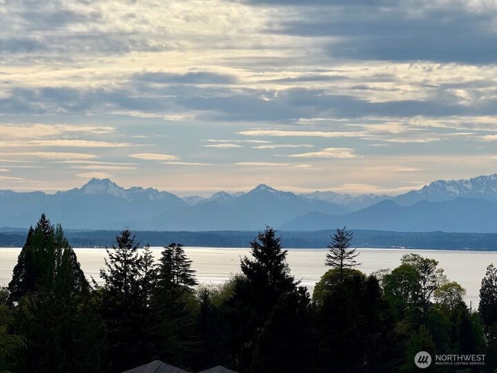 Property Photo: 12060 8th Avenue NW B WA 98177