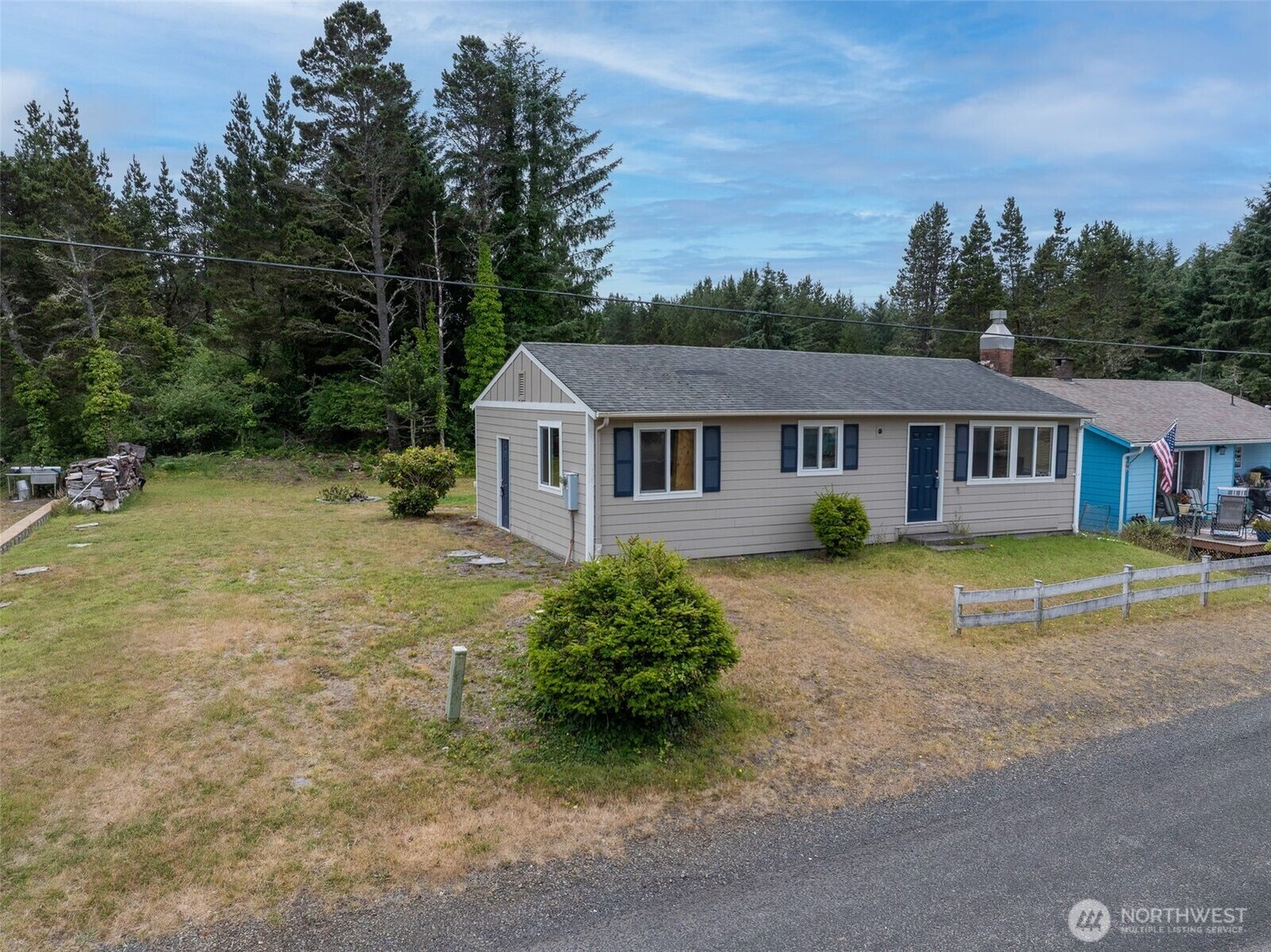 Property Photo:  1412  170 Place  WA 98631 