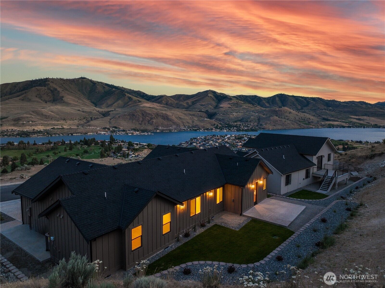 Property Photo: 922 Long Drive WA 98816