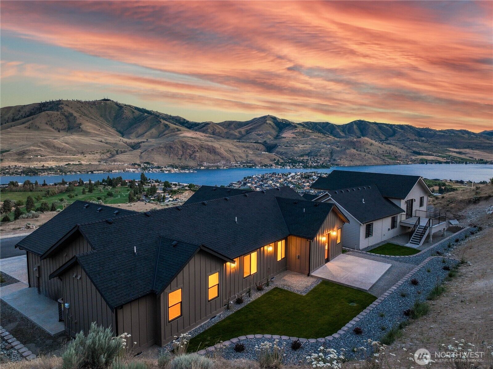 Property Photo: 922 Long Drive WA 98816