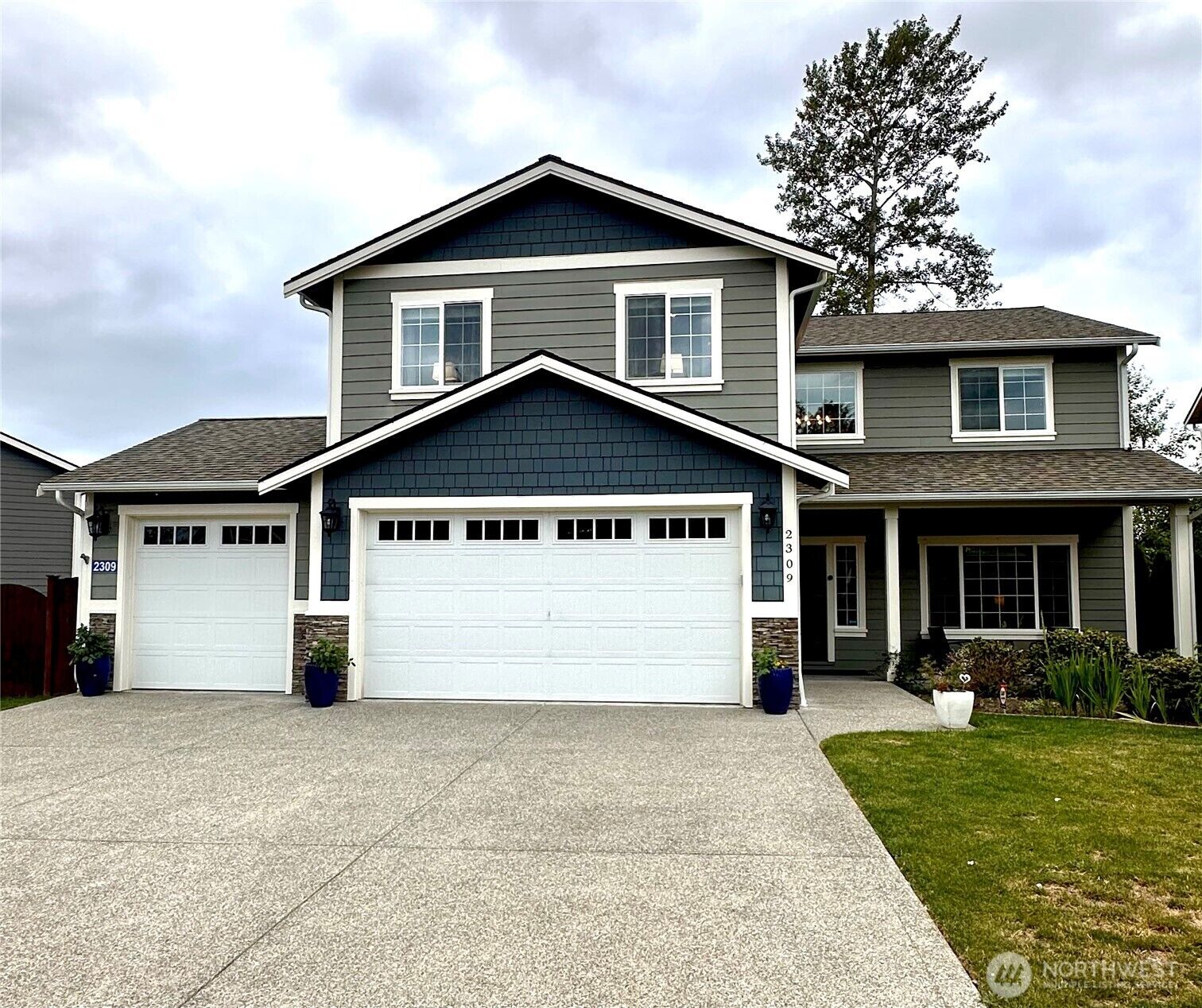 Property Photo:  2309  33rd Court  WA 98273 