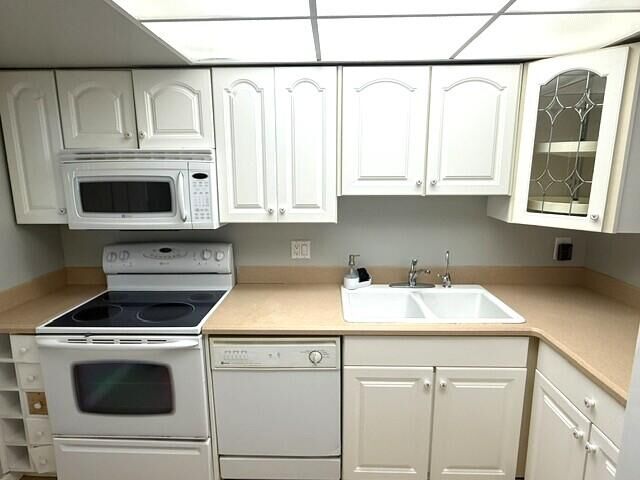 Property Photo: 10040 Meridian Way N 103 FL 33410