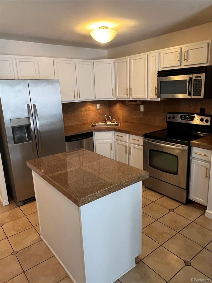 Property Photo:  1121 Albion Street 607  CO 80220 