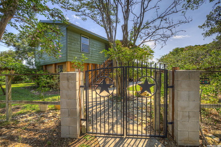 Property Photo:  785 Park Shores  TX 78133 