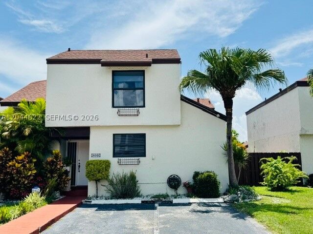 Property Photo:  635 NW 97th Pl  FL 33172 