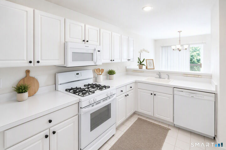 Property Photo: 1104 Bradford Drive 1104 CT 06811