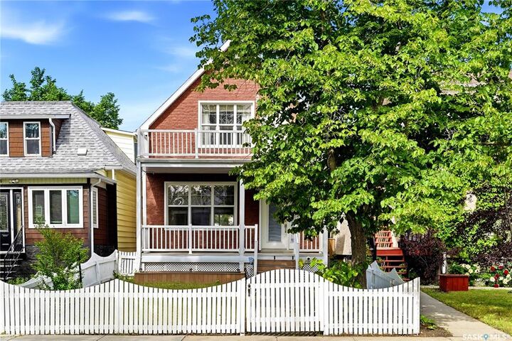 Property Photo:  1950 Retallack Street  SK S4T 2J9 