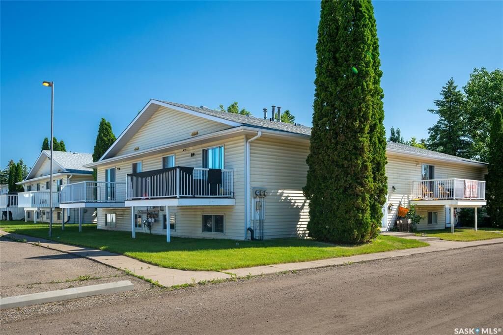 Property Photo: 430 Berini Drive SK S7N 3N8