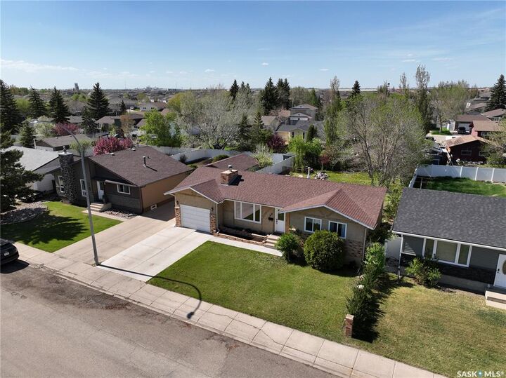 Property Photo: 22 Edelweiss Crescent SK S6J 1E5