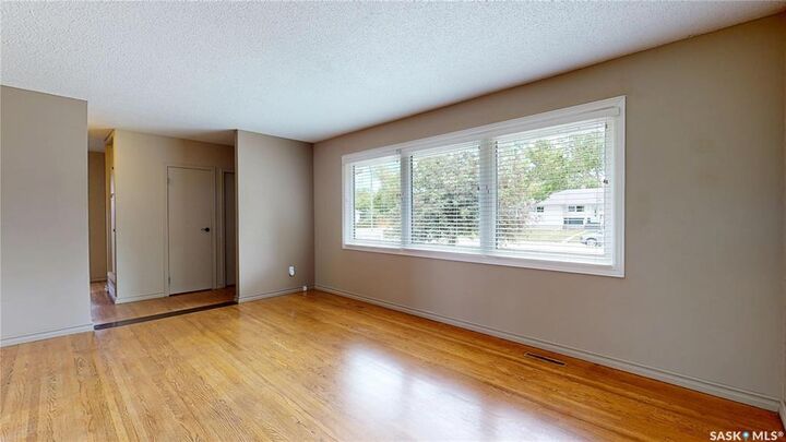 Property Photo:  2604 Edward Street  SK S4S 0M8 