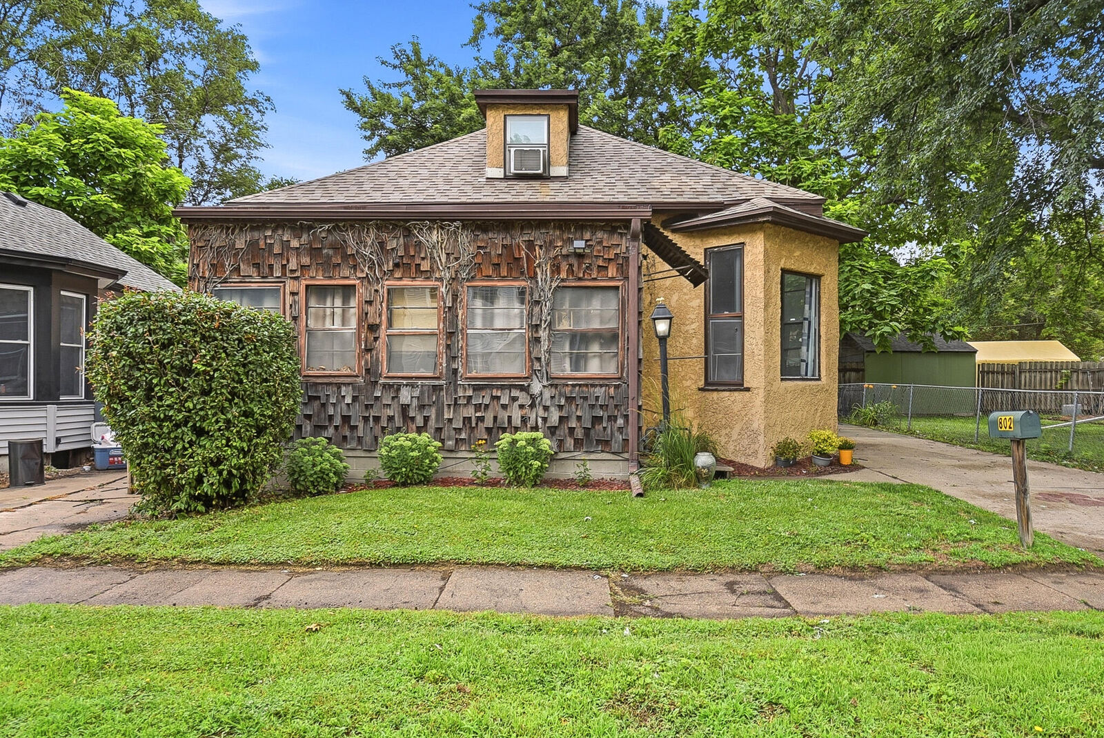 Property Photo:  802 Avenue C  IA 51503 
