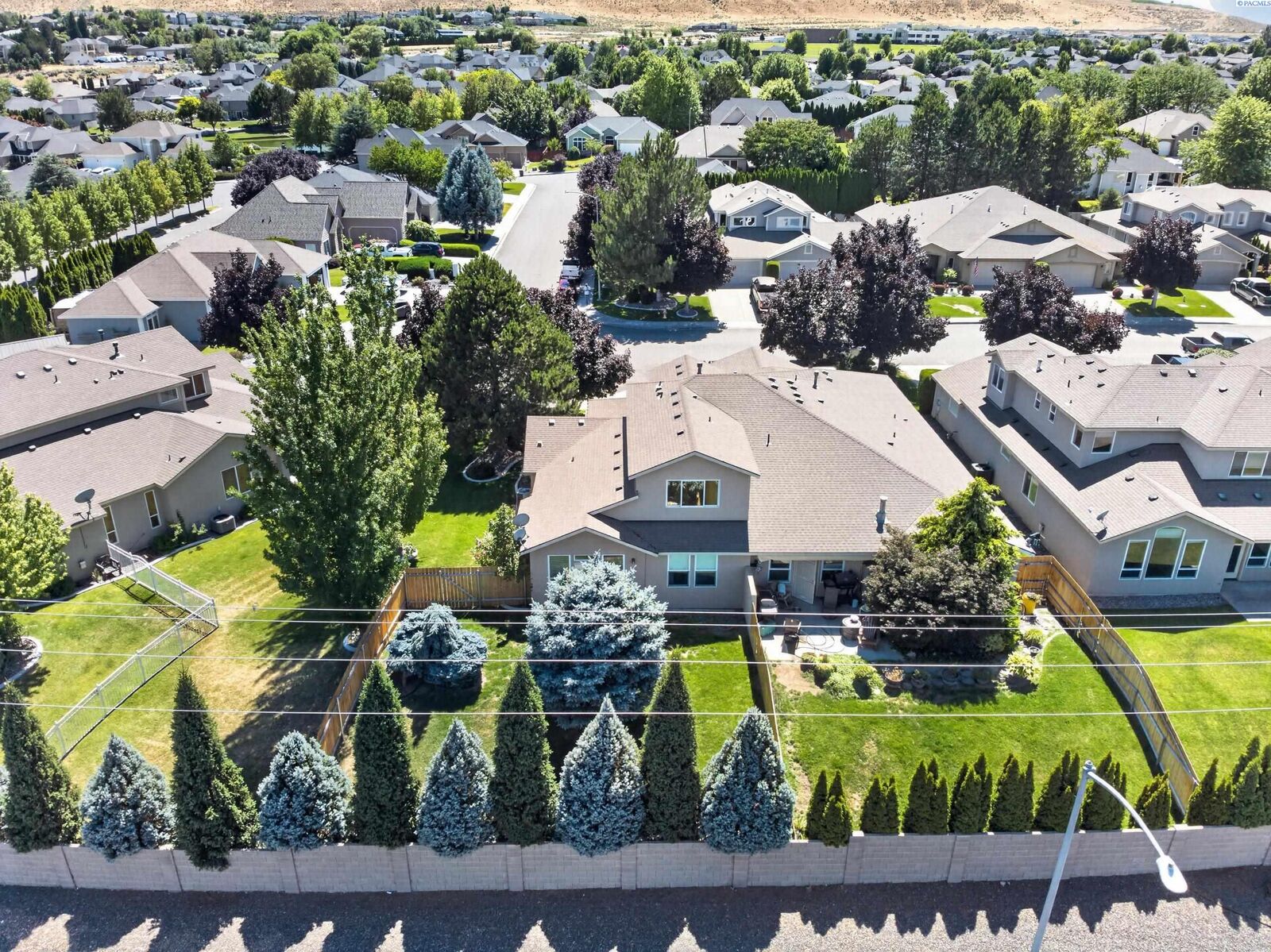 Property Photo:  3526 Waterford St  WA 99352 