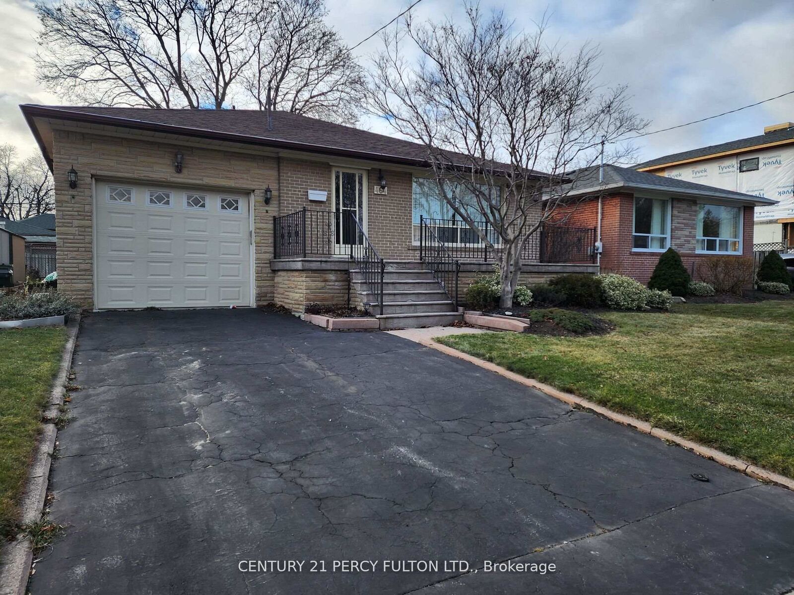 Property Photo: 464 Scarborough Golf Club Road ON M1G 1H1