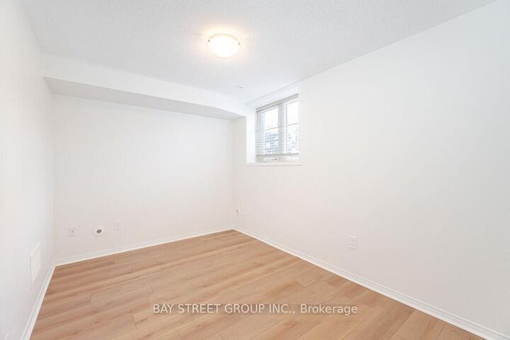 Property Photo: 3250 Bentley Drive 83 ON L5M 0P7