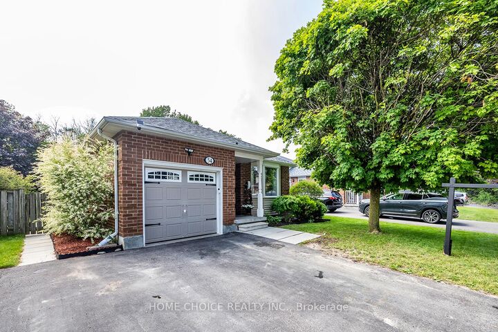 Property Photo:  34 Goldpine Avenue  ON L1E 1P2 