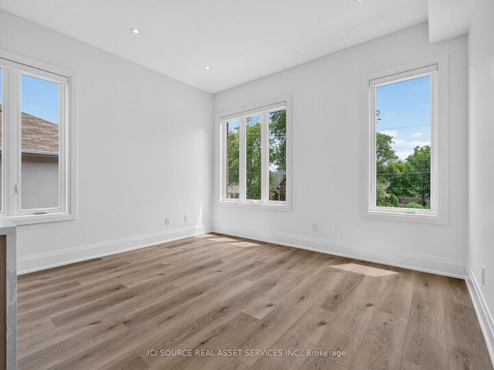Property Photo:  28 Norcross Road Unit 2  ON M3H 2R4 