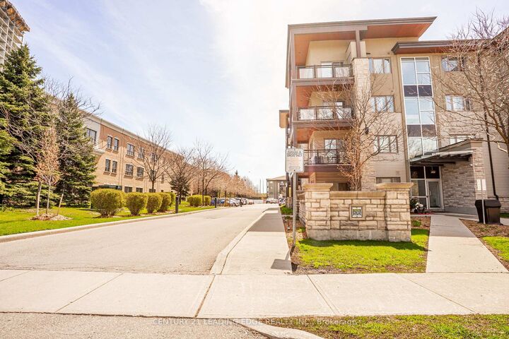 Property Photo: 570 Lolita Gardens 421 ON L5A 3T2