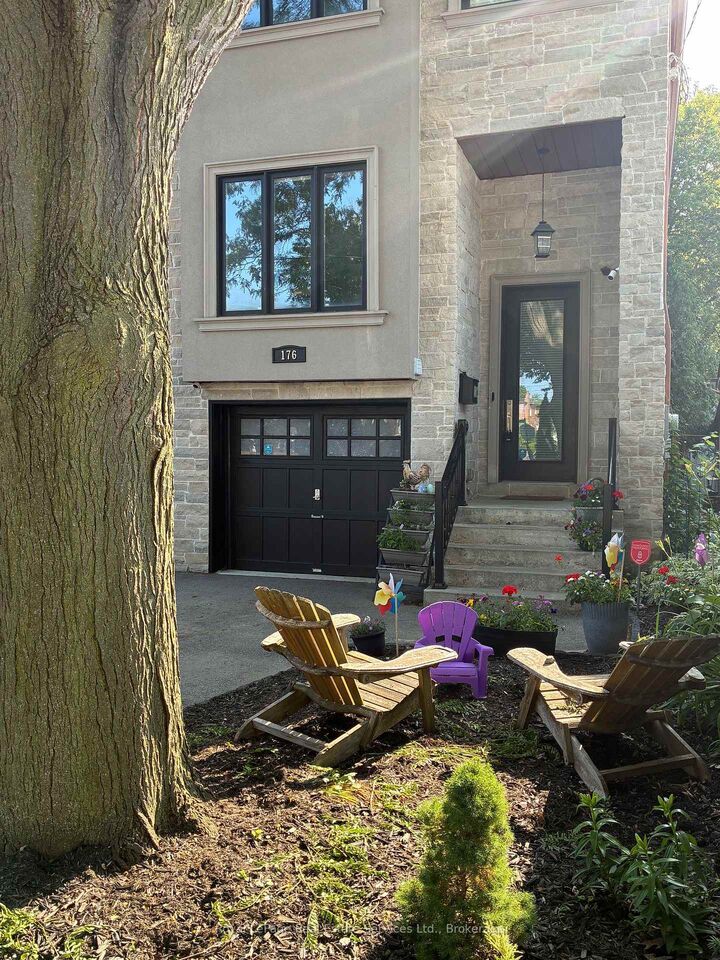 Property Photo:  176 Leyton Avenue  ON M1L 3V6 