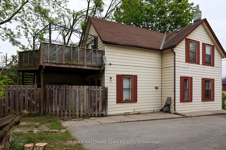 Property Photo: 4 East Street ON L4M 2N4