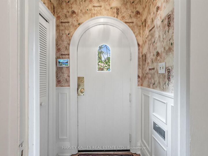 Property Photo: 287 St. Leonard's Avenue ON M4N 1K9