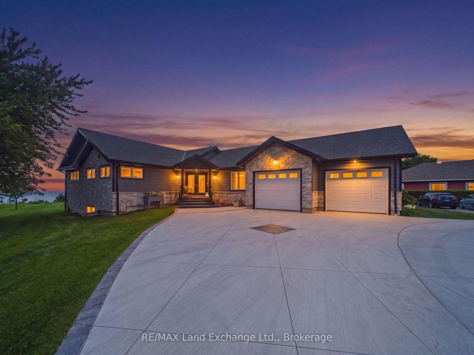 Property Photo:  752 Lake Range Drive  ON N2Z 0B3 